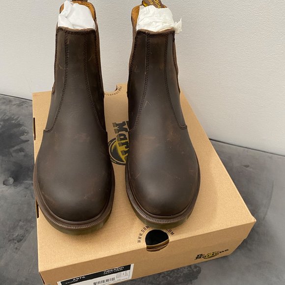 Dr Martens Crazy Horse Chelsea Boot - Brand New - Picture 2 of 5